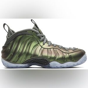 Nike Foamposite Women’s size 8